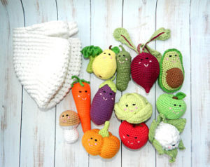Crochet fruits