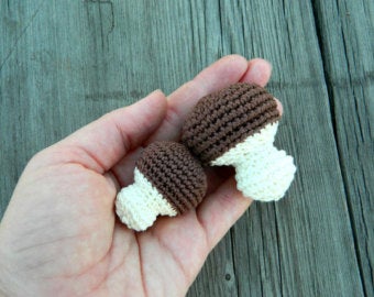 Crochet mushrooms